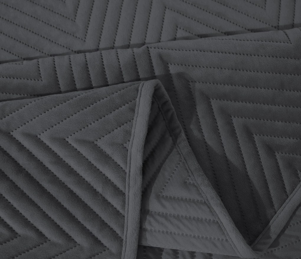 Cuvertura de pat din catifea gri inchis cu model ARROW VELVET Dimensiune: 220 x 240 cm