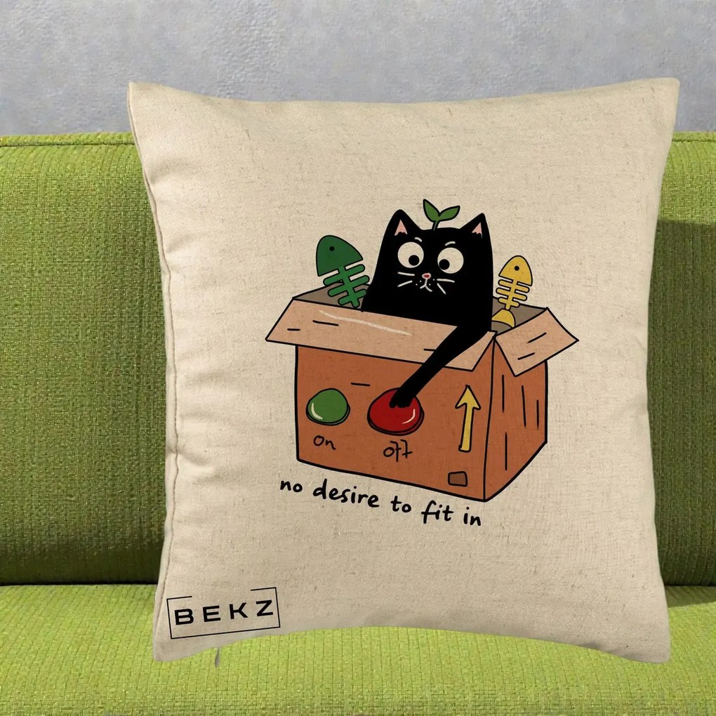 Perna Decorativa Pisica in Cutie No Desire to Fit In, 40x40 cm, Bej, Husa Detasabila, Perna Inclusa, BEKZ®