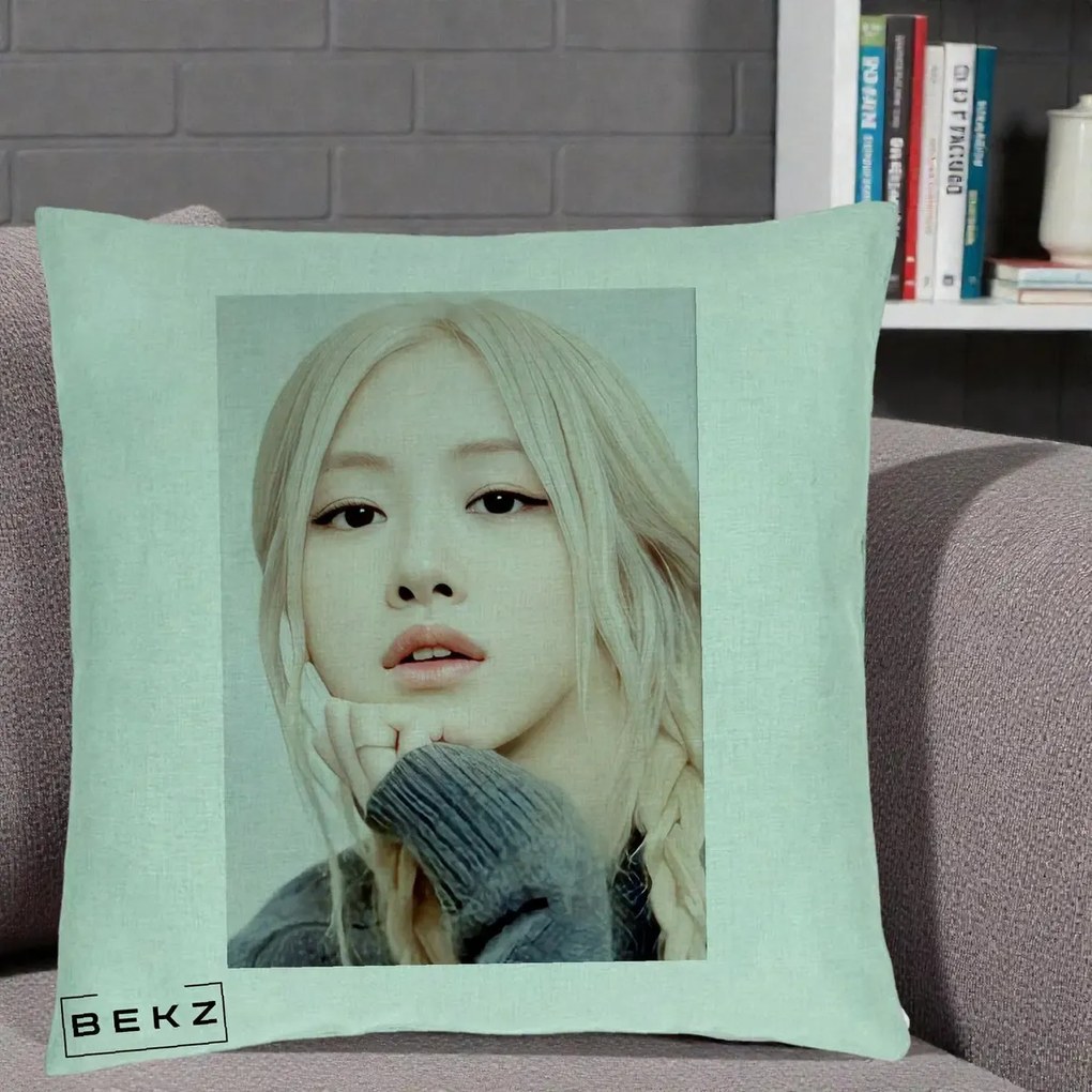 Perna Personalizata K-pop BLACKPINK Rose cu Jucarie de Plus, 40x40 cm, Verde Menta, Husa Detasabila, Perna Inclusa, BEKZ®
