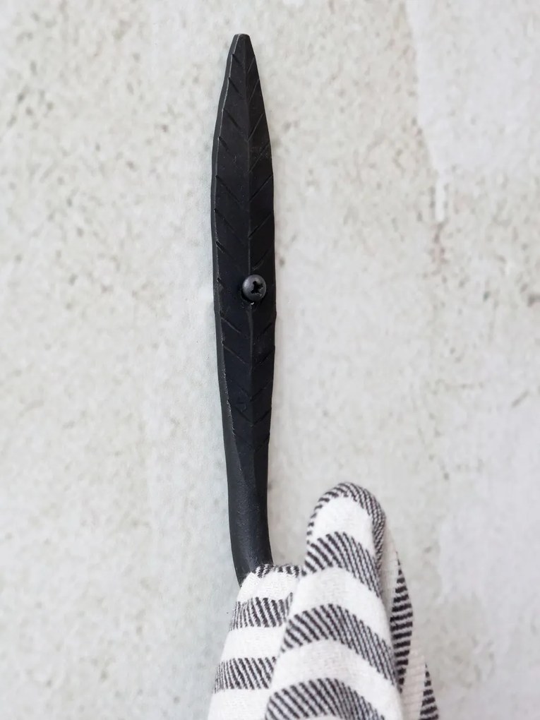 Cuier negru, din metal, cu agatatoare, model frunza, Ria