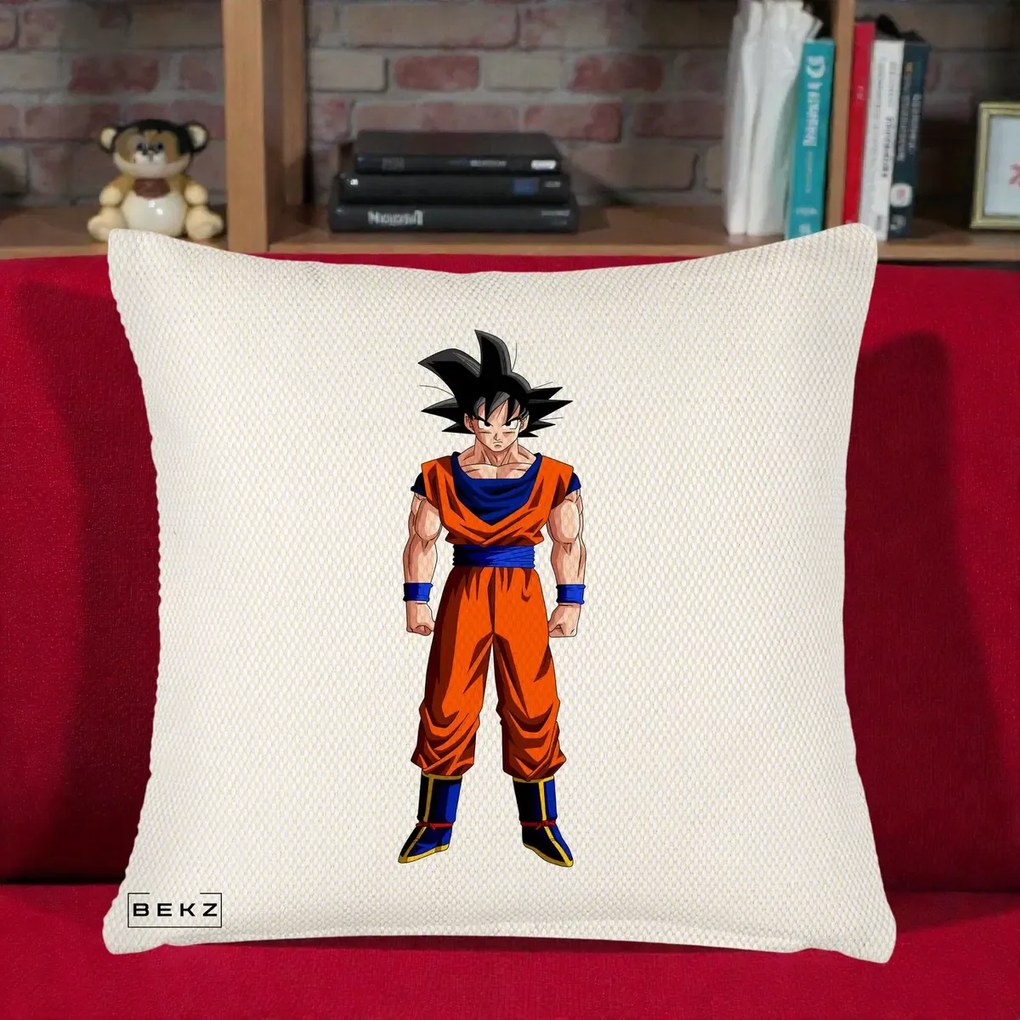 Perna Personalizata Dragon Ball Goku Complet in Gi Portocaliu, 40x40 cm, Crem Reliefat, Husa Detasabila, Perna Inclusa, BEKZ®