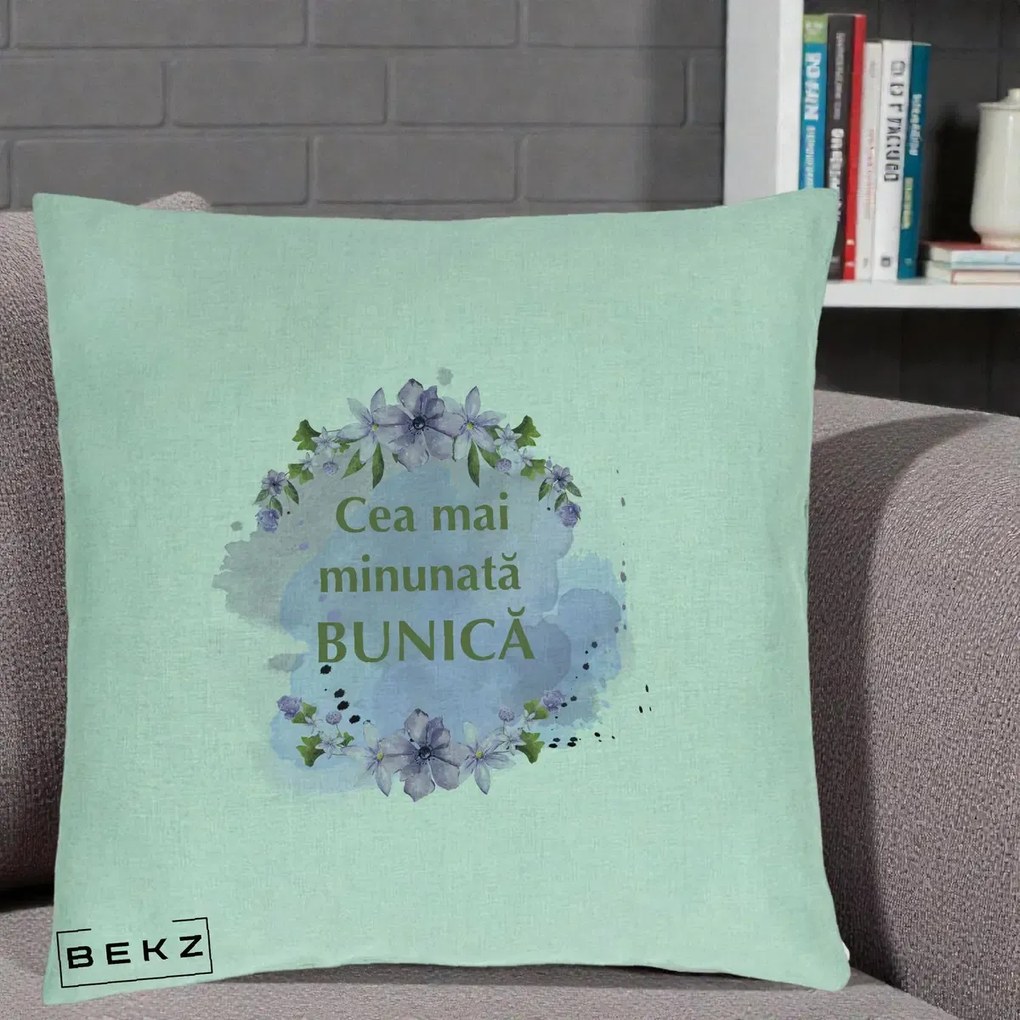 Cadou pentru Bunica - Perna Personalizata Cea Mai Minunata Bunica Flori Mov Acuarela Verde, 40x40 cm, Verde Menta, Husa Detasabila, Perna Inclusa, BEKZ®