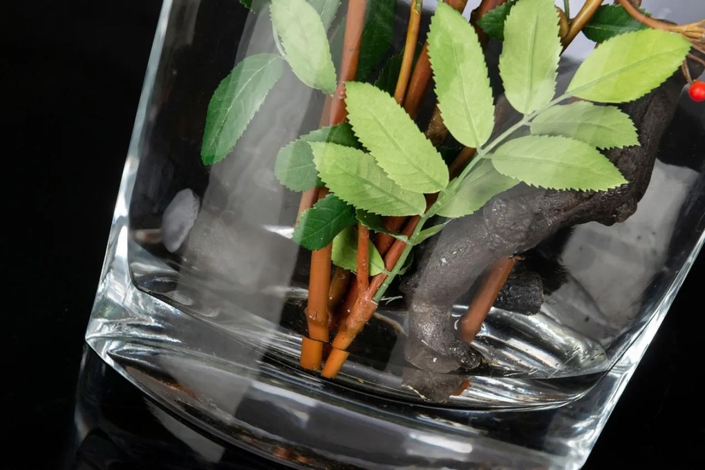 Aranjament floral mediu design LUX TEAR BERRIES