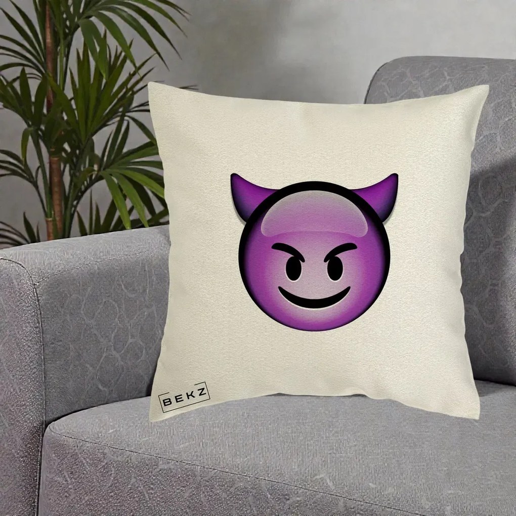 Perna Decorativa Emoji Diavol Mov, 40x40 cm, Ecru, Husa Detasabila, Perna Inclusa, BEKZ®