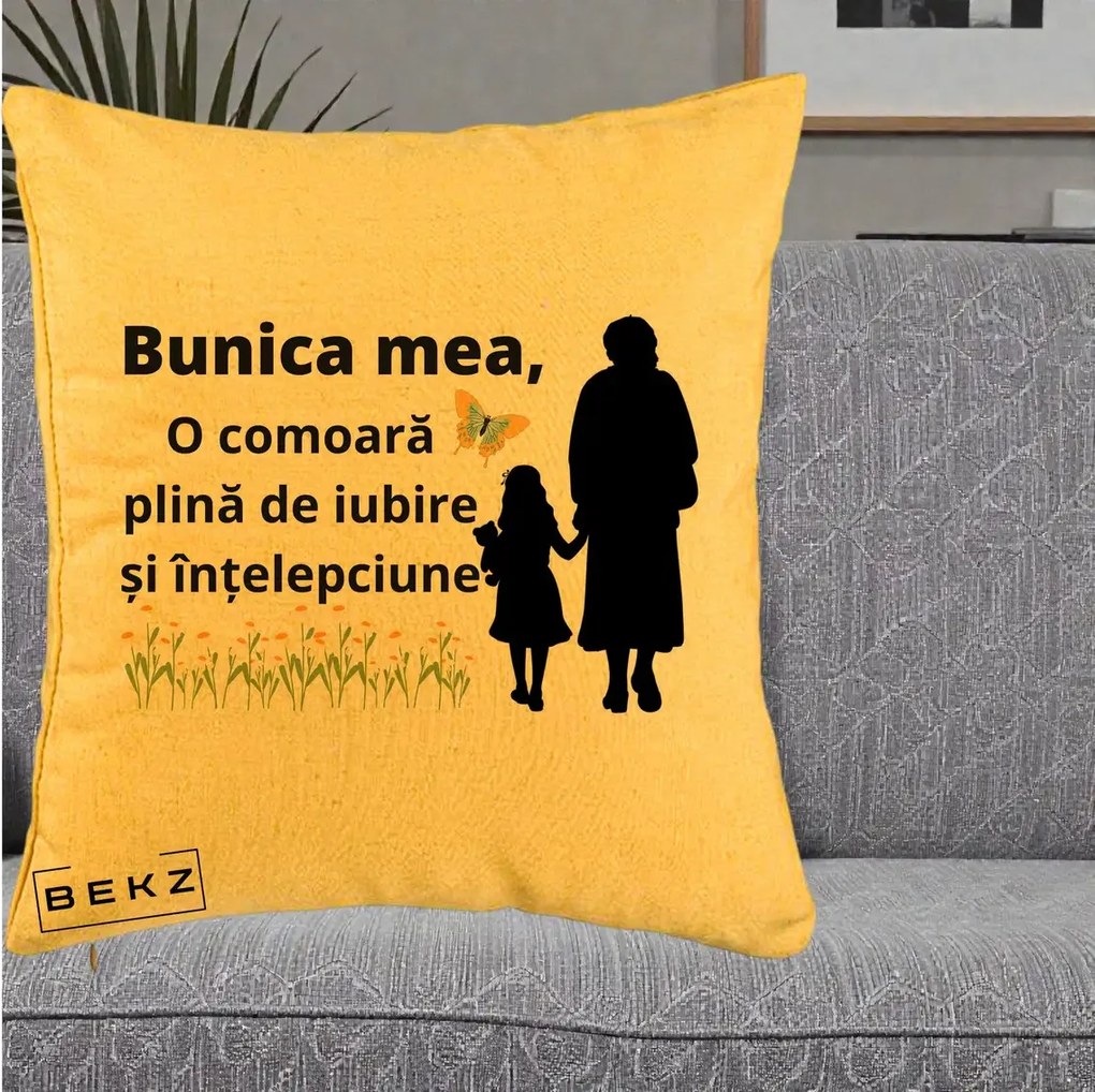 Cadou pentru Bunica - Perna Personalizata Bunica Mea Comoara Iubire Intelepciune Varianta Extinsa, 40x40 cm, Galben, Husa Detasabila, Perna Inclusa, BEKZ®