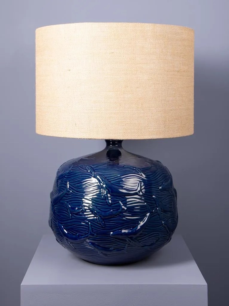 Lampă de masă din iută naturală, cu structură din ceramică albastră, finisaj lucios, 70×50 cm, „Azula"
