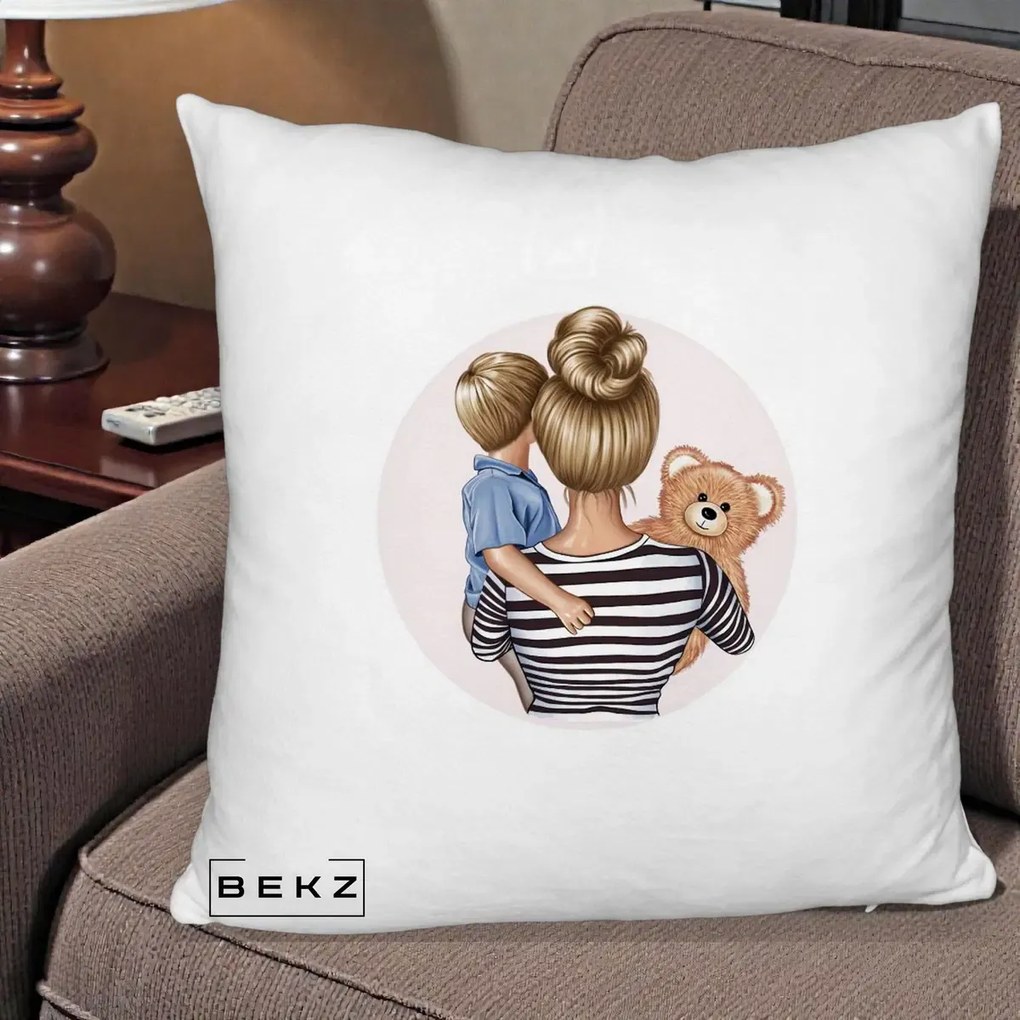 Cadou pentru Mama - Perna Personalizata Mama si Baietelul cu Ursulet, 40x40 cm, Alb Pufos, Husa Detasabila, Perna Inclusa, BEKZ®
