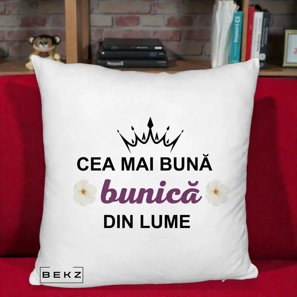 Cadou pentru Bunica - Perna Personalizata Cea Mai Buna Bunica Din Lume Coroana Mov Flori, 40x40 cm, Alb Pufos, Husa Detasabila, Perna Inclusa, BEKZ®