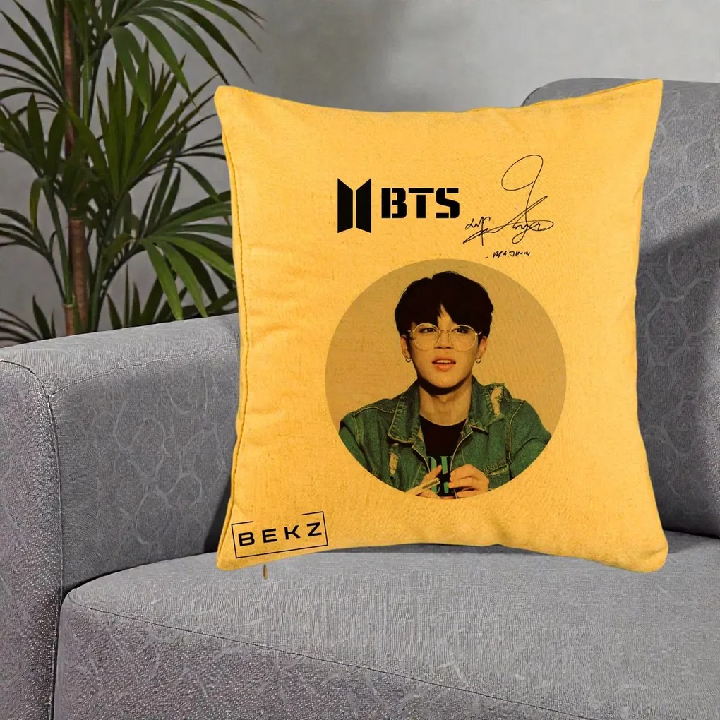 Perna Personalizata K-pop BTS Jimin Portret Cerc Autograf Geaca, 40x40 cm, Galben, Husa Detasabila, Perna Inclusa, BEKZ®