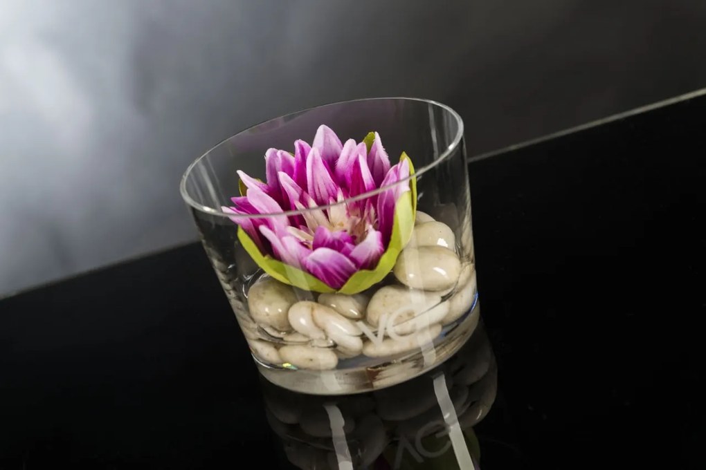 Aranjament floral mic decor festiv design LUX, ROMANTIC LOTUS FLOWER, violet 1141956.40