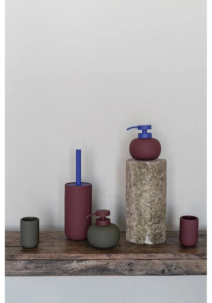 Suport pentru periuța de dinți verde închis din ceramică Lotus Play – Mette Ditmer Denmark