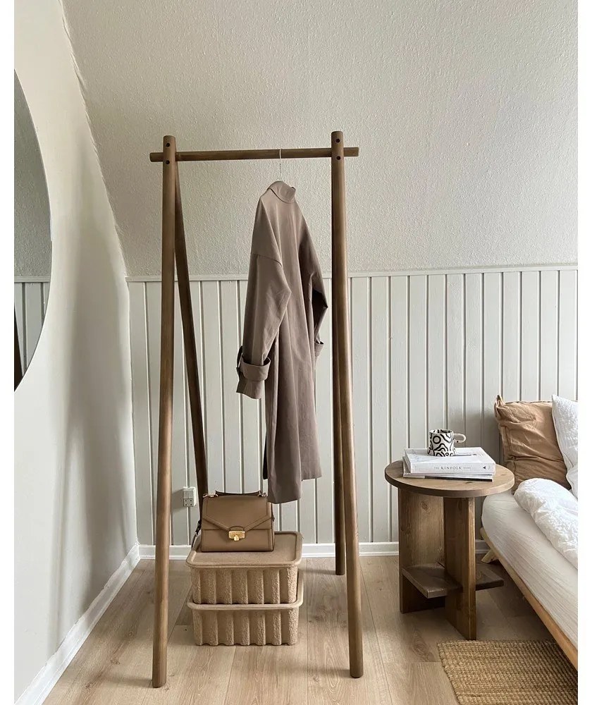 Suport pentru haine maro din lemn de pin Hongi – Karup Design