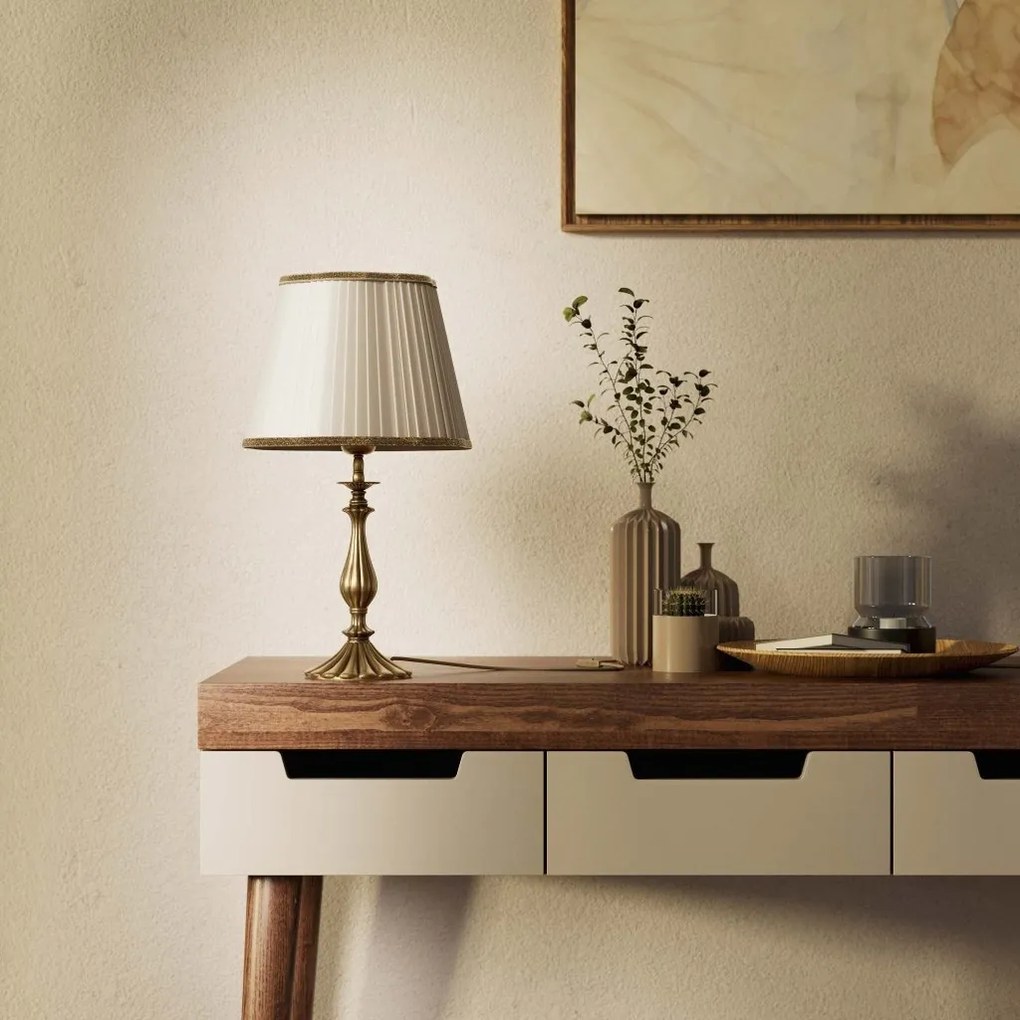 Veioza, Lampa de masa din alama stil clasic Petalo