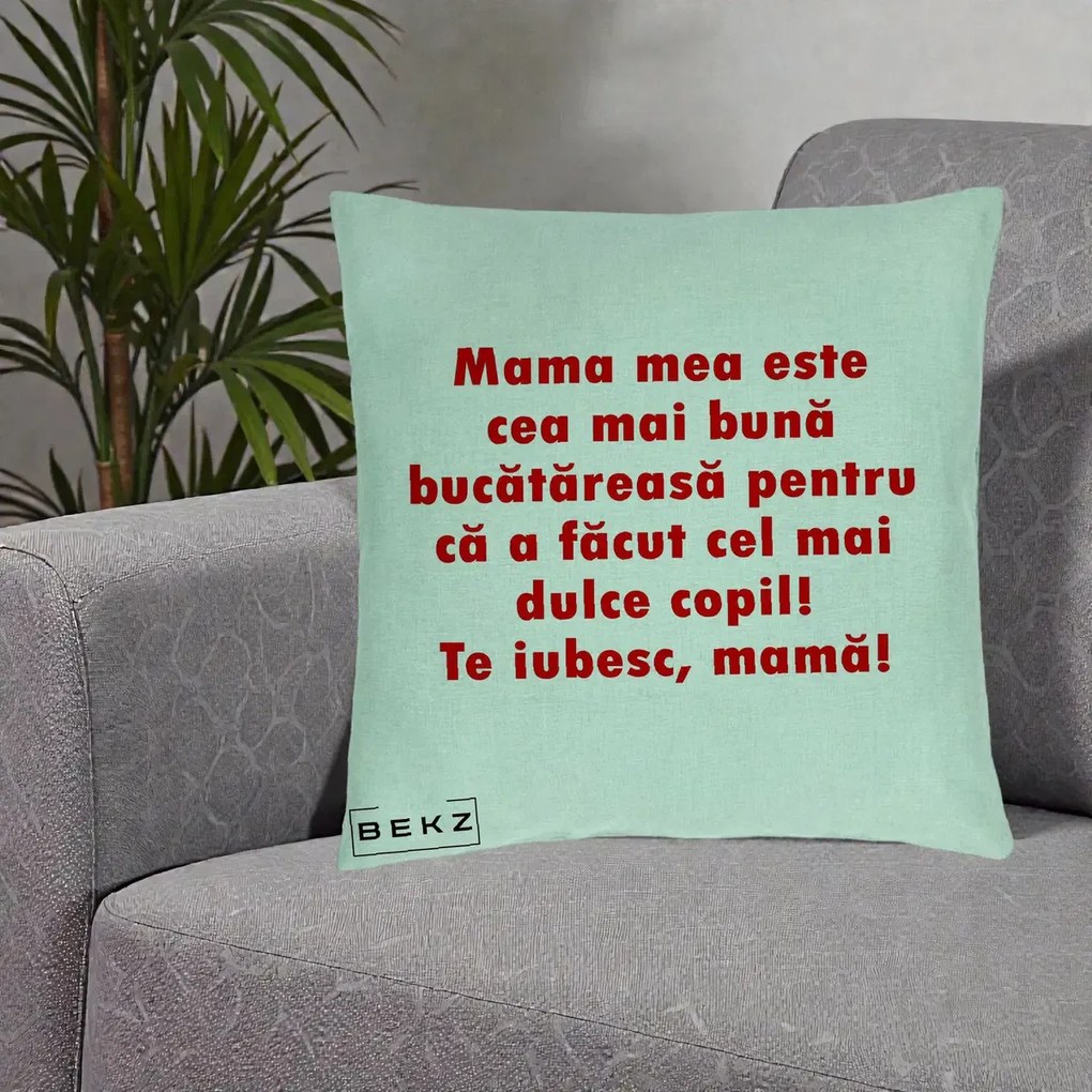 Cadou pentru Mama - Perna Personalizata Mama cea Mai Buna Bucatareasa, 40x40 cm, Verde Menta, Husa Detasabila, Perna Inclusa, BEKZ®