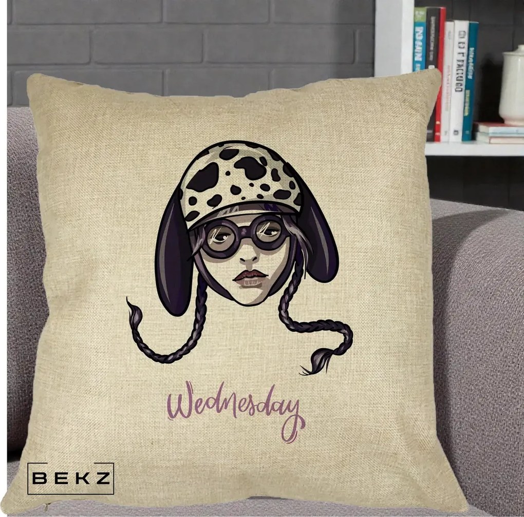 Perna Personalizata Wednesday Addams cu Caine Dalmatian, 40x40 cm, Crem, Husa Detasabila, Perna Inclusa, BEKZ®
