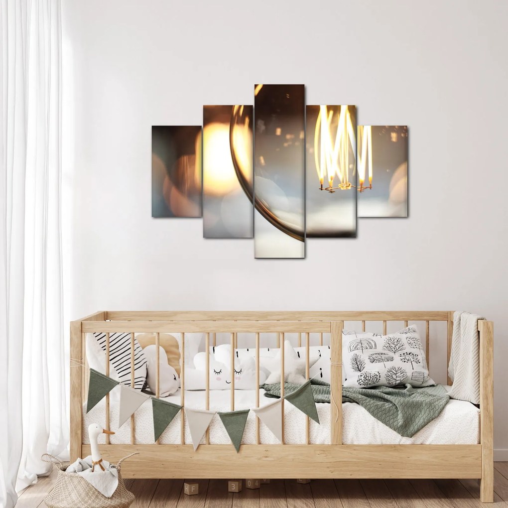 Tablou cu becul aprins (150x105 cm)