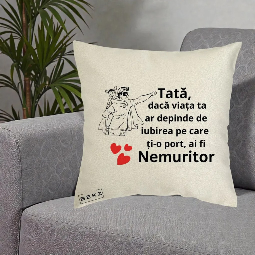 Cadou pentru Tata - Perna Personalizata Tata Nemuritor Supererou cu Masca, 40x40 cm, Ecru, Husa Detasabila, Perna Inclusa, BEKZ®