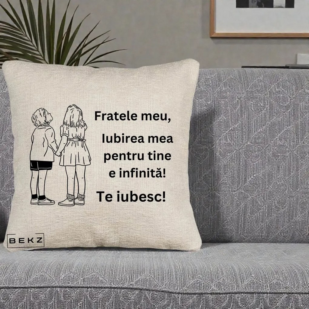 Cadou pentru Frate - Perna Personalizata Fratele Meu Te Iubesc Copii Tinand Maini Line Art, 40x40 cm, Bej Canapea, Husa Detasabila, Perna Inclusa, BEKZ®