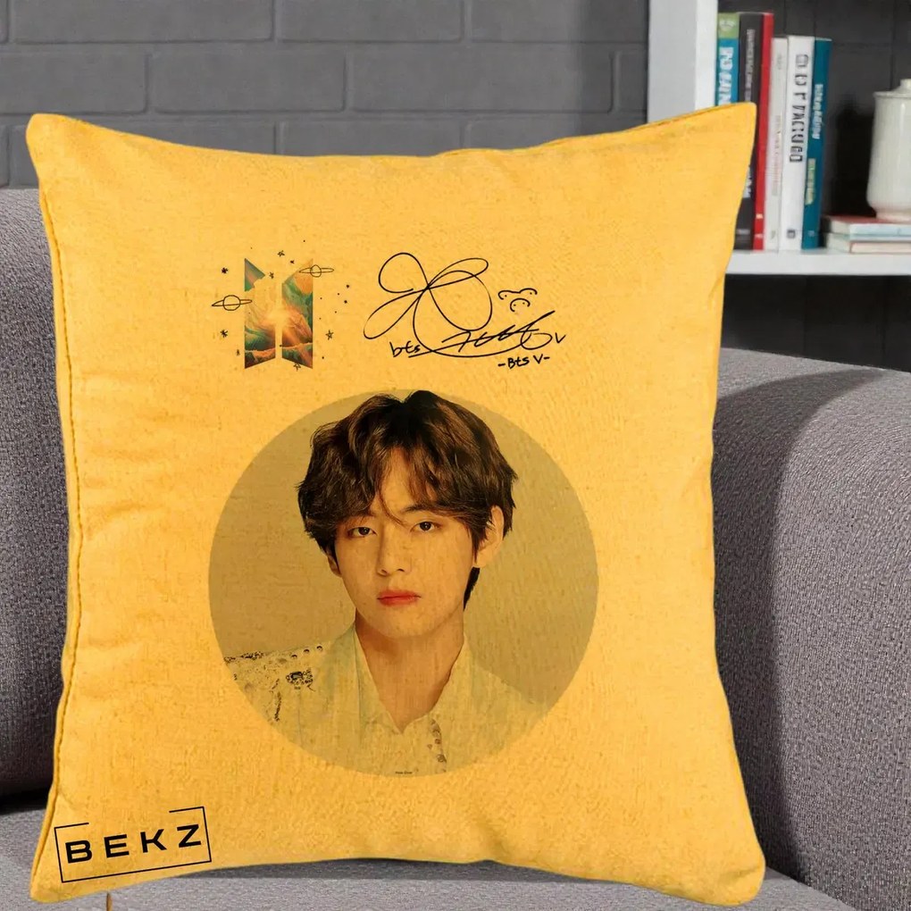 Perna Personalizata K-pop BTS V Taehyung Portret Cerc Autograf, 40x40 cm, Galben, Husa Detasabila, Perna Inclusa, BEKZ®