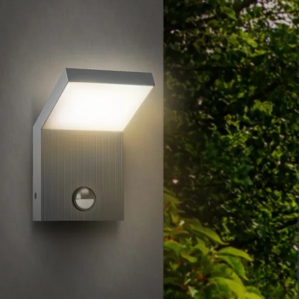 Brilagi - Aplică de perete LED pentru exterior cu senzor RIANO, LED/8W/230V, argintie