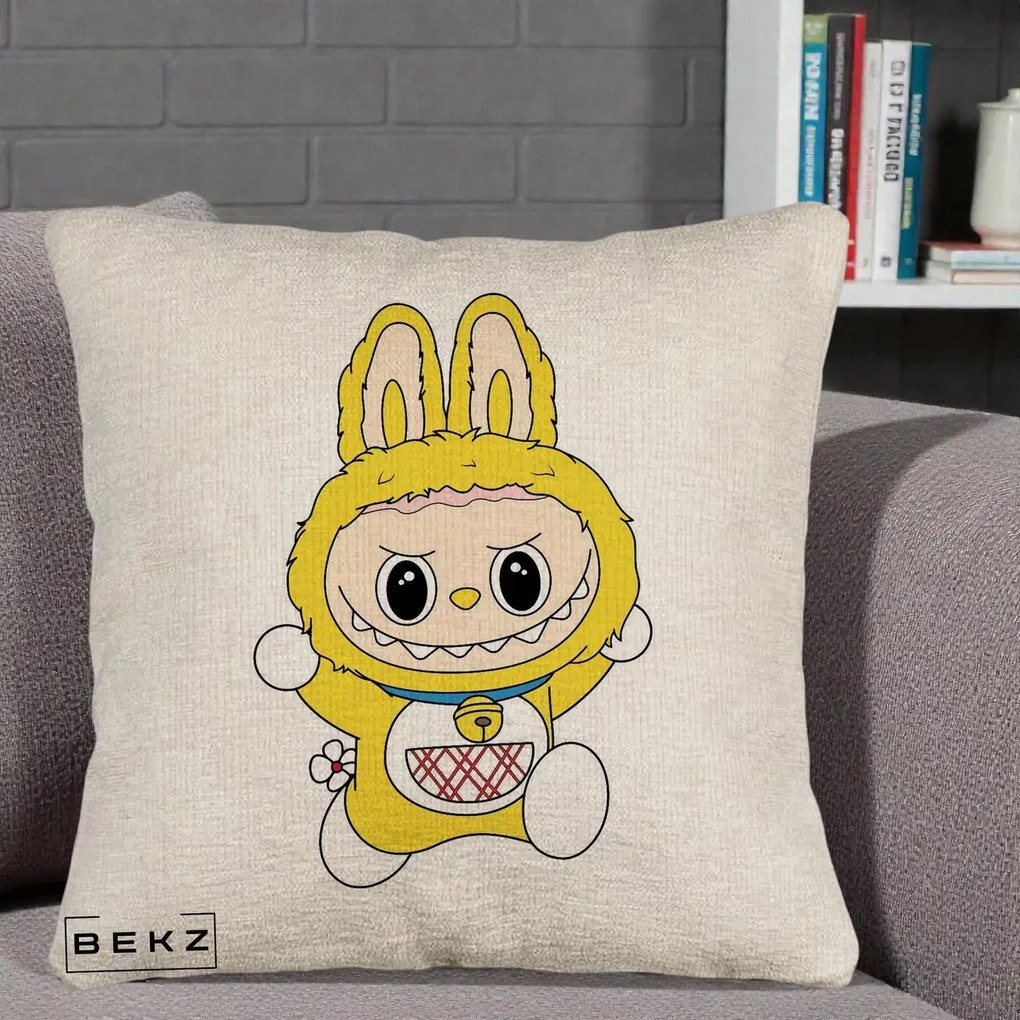 Perna Personalizata Labubu Galben Doraemon, 40x40 cm, Bej Canapea, Husa Detasabila, Perna Inclusa, BEKZ®