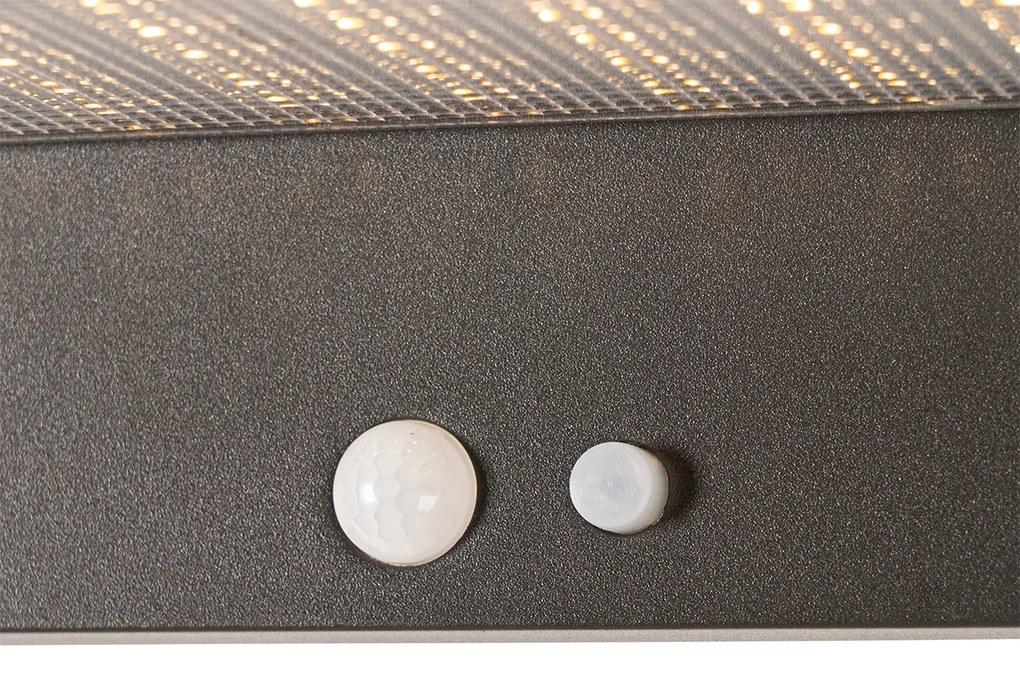 Lampă de perete exterioară gri închis cu LED și lumină reglabilă pe solar - Sunnie