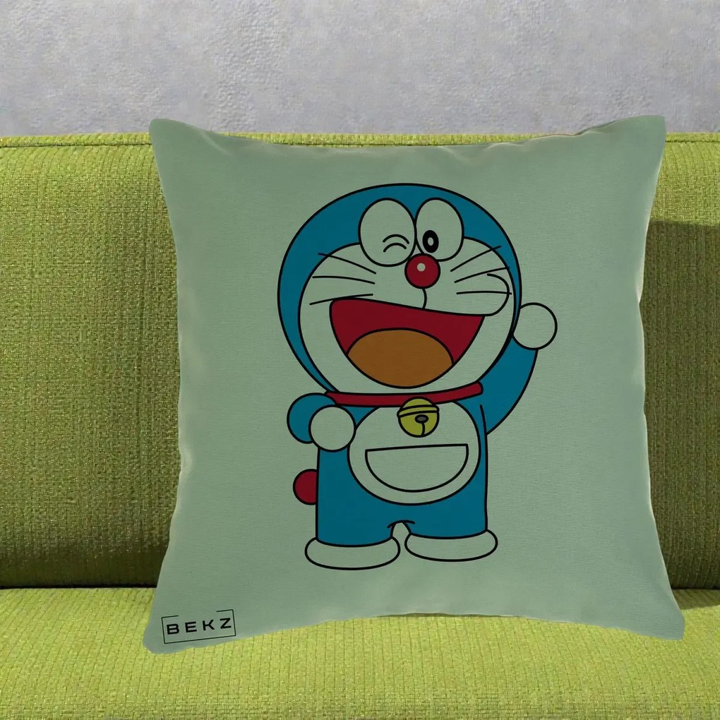 Perna Personalizata Doraemon Salutand, 40x40 cm, Verde, Husa Detasabila, Perna Inclusa, BEKZ®