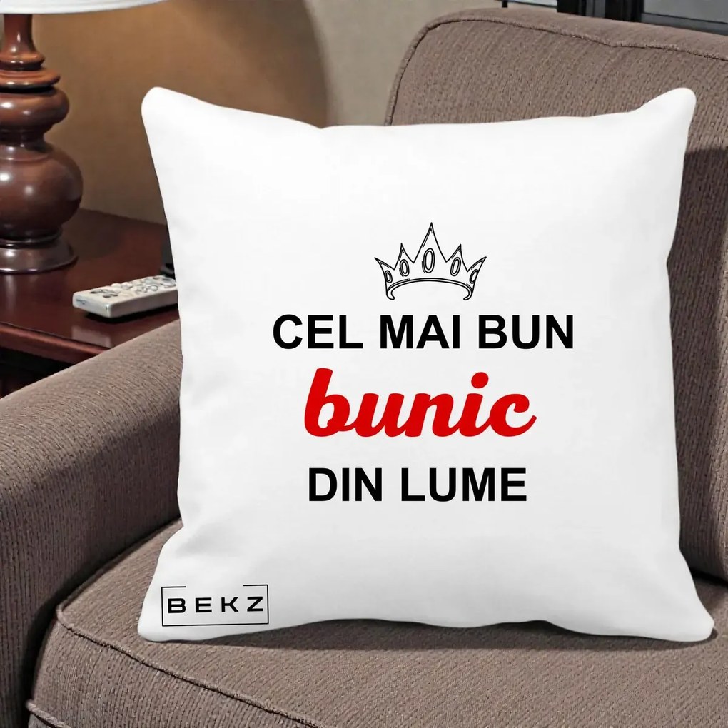 Cadou pentru Bunic - Perna Personalizata Cel Mai Bun Bunic Din Lume Coroana Rosu, 40x40 cm, Alba Mata, Husa Detasabila, Perna Inclusa, BEKZ®