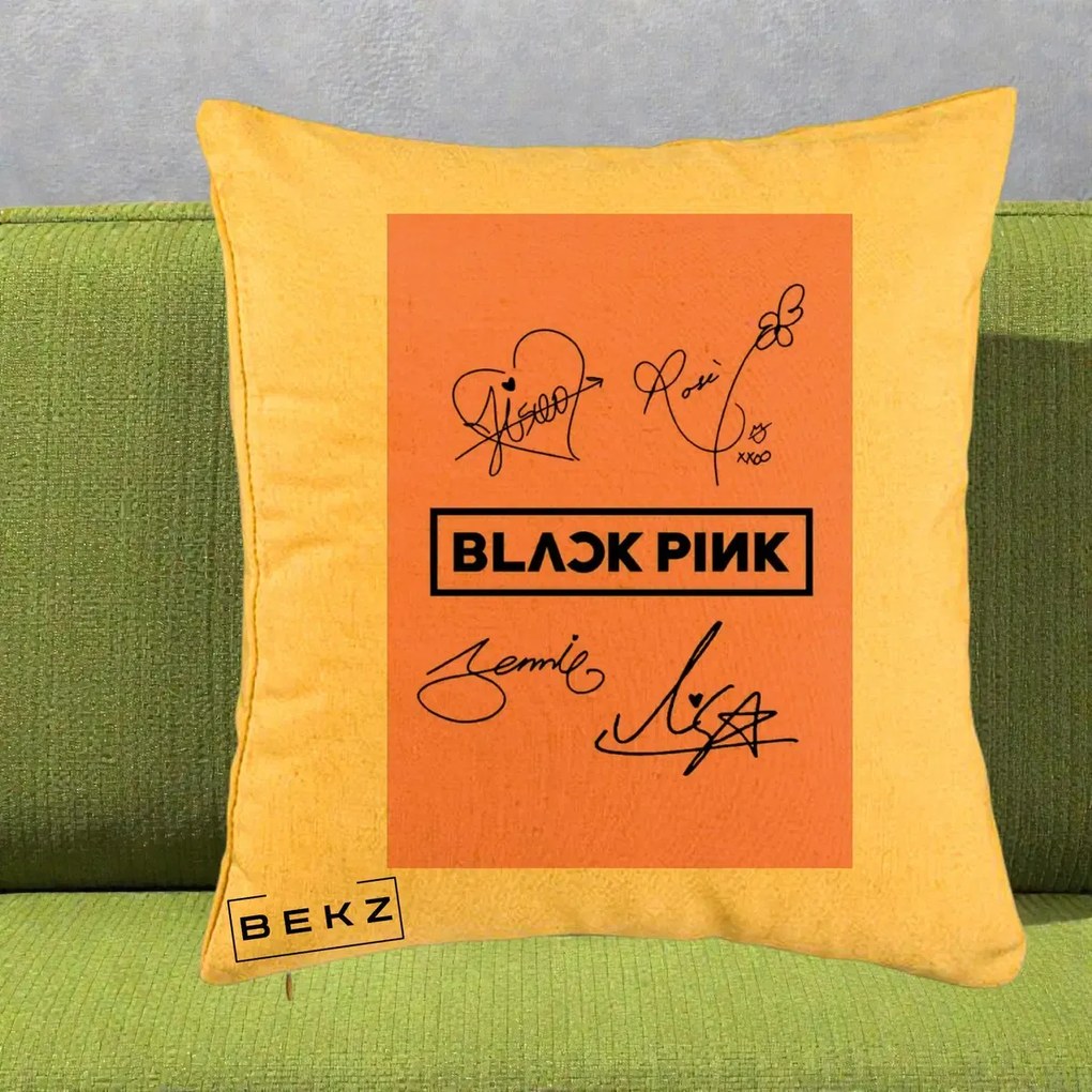 Perna Personalizata K-pop BLACKPINK Semnaturi Roz, 40x40 cm, Galben, Husa Detasabila, Perna Inclusa, BEKZ®