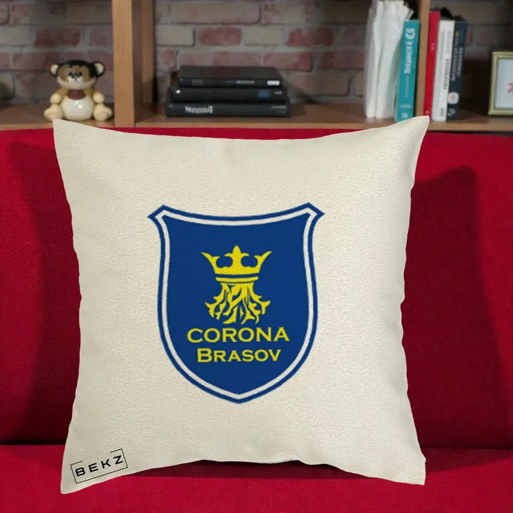 Perna Personalizata Corona Brasov Fotbal, 40x40 cm, Ecru, Husa Detasabila, Perna Inclusa, BEKZ®