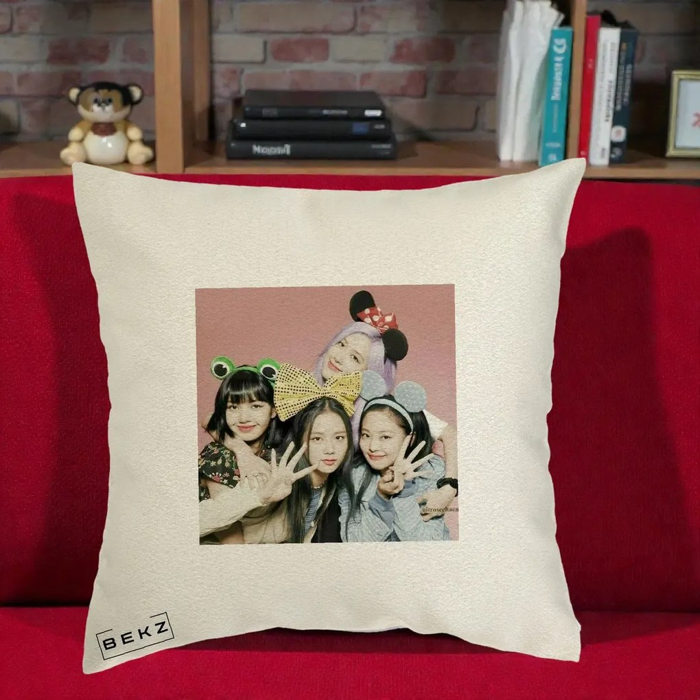 Perna Personalizata K-pop BLACKPINK Accesorii Haioase, 40x40 cm, Ecru, Husa Detasabila, Perna Inclusa, BEKZ®