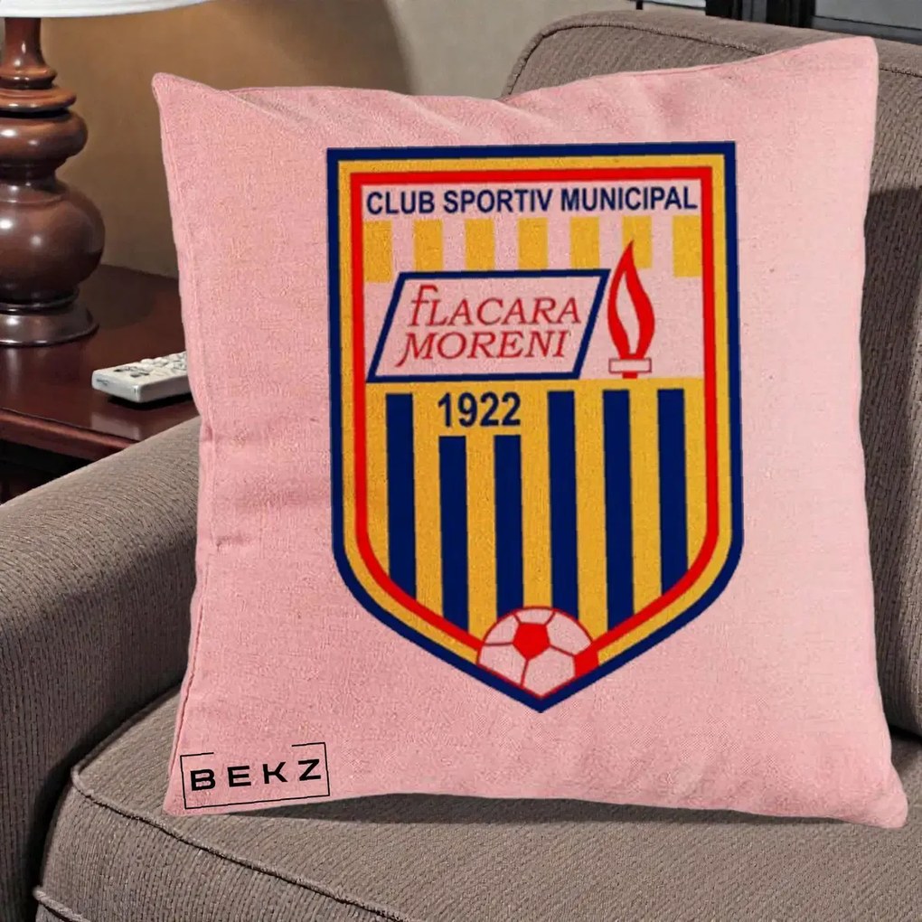 Perna Personalizata CSM Flacara Moreni 1922 Fotbal, 40x40 cm, Roz, Husa Detasabila, Perna Inclusa, BEKZ®