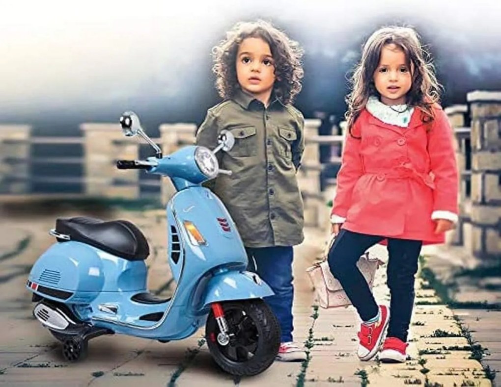 Motocicleta Electrica cu Acumulator Pentru Copii NOVOKIDS™ Vespa Classic Scooter, Pornire la cheie, Lungime 102 cm, 3-8 ani, Max 30 kg, Albastru