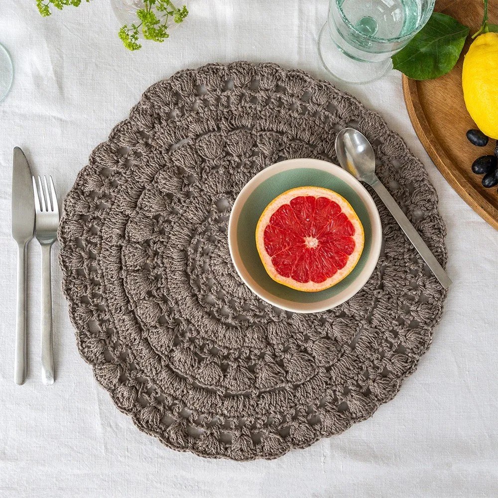 Suport pentru farfurii din amestec de bumbac ø 35 cm Crochet – Rex London