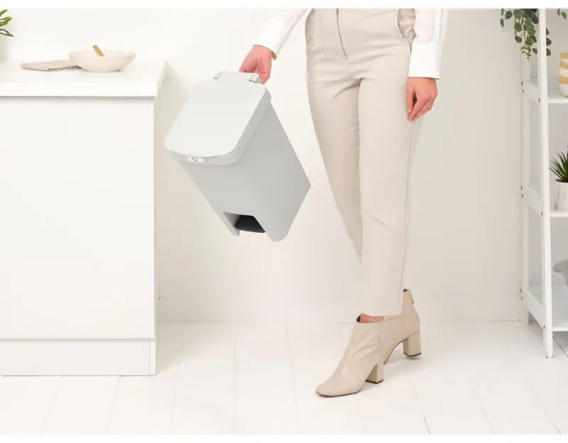 Coș cu pedală Brabantia StepUp 1008480, 16 L, Materiale ecologice, Deschidere mare, Gri deschis