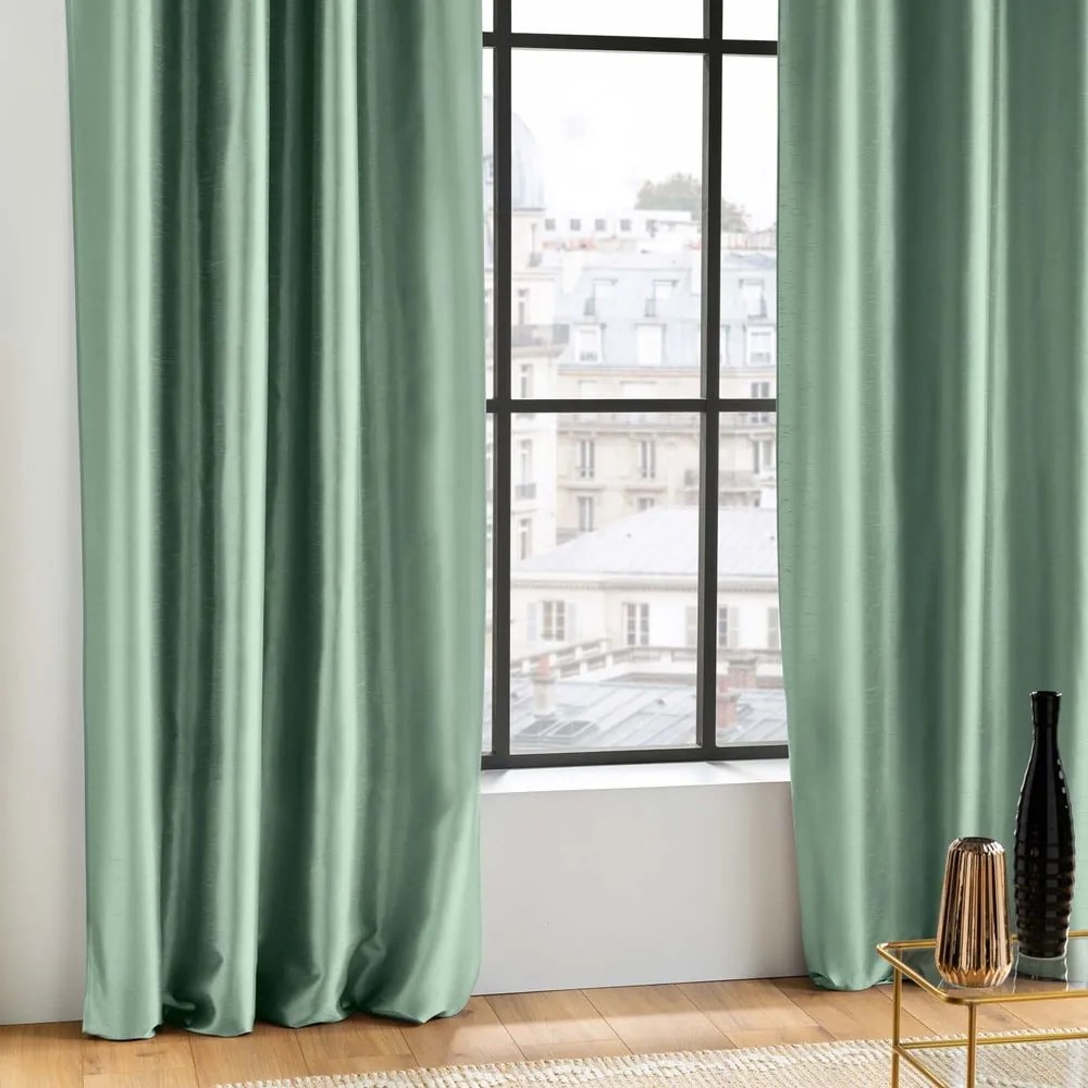 Draperie verde din satin 140x240 cm Shana – douceur d'intérieur