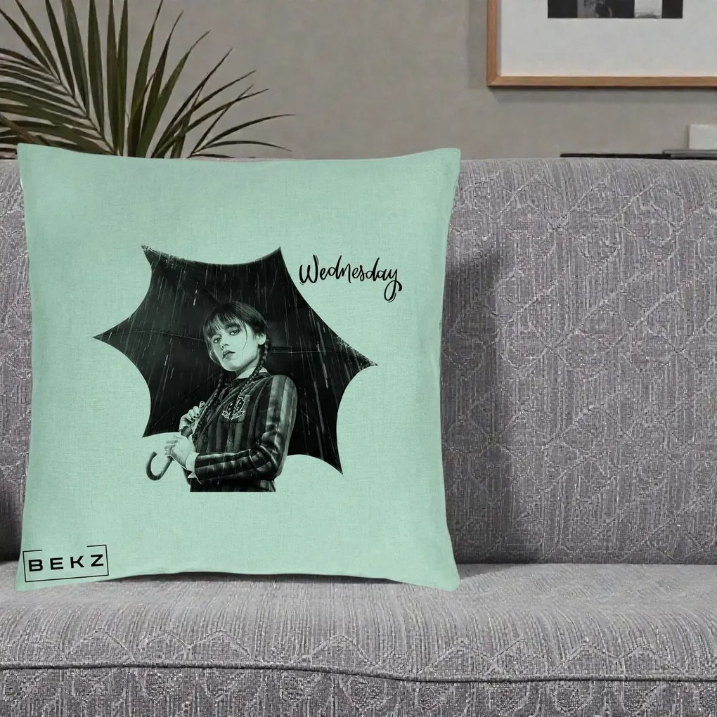 Perna Personalizata Wednesday Addams cu Umbrela Foto, 40x40 cm, Verde Menta, Husa Detasabila, Perna Inclusa, BEKZ®