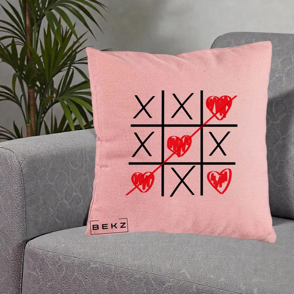 Cadou Romantic - Perna Personalizata Love Joc X si Inima cu Castigator Iubire, 40x40 cm, Roz, Husa Detasabila, Perna Inclusa, BEKZ®