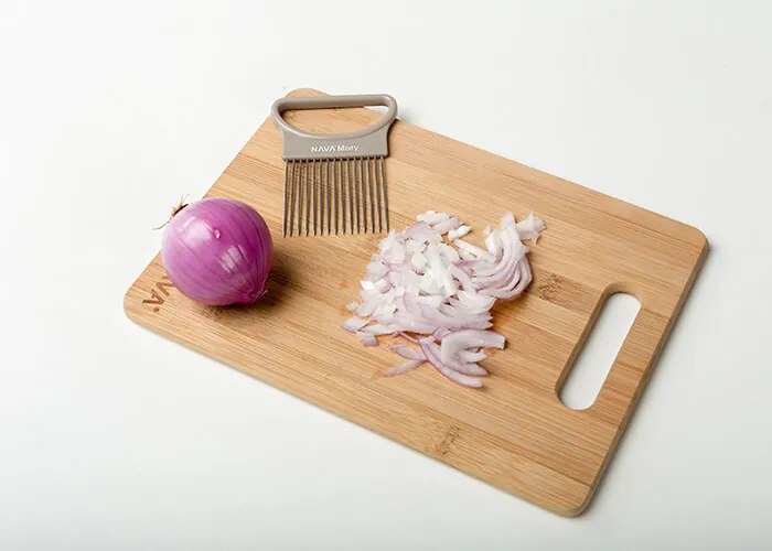 Ustensila din otel inoxidabil pentru taiat ceapa Misty NAVA NV 186 003