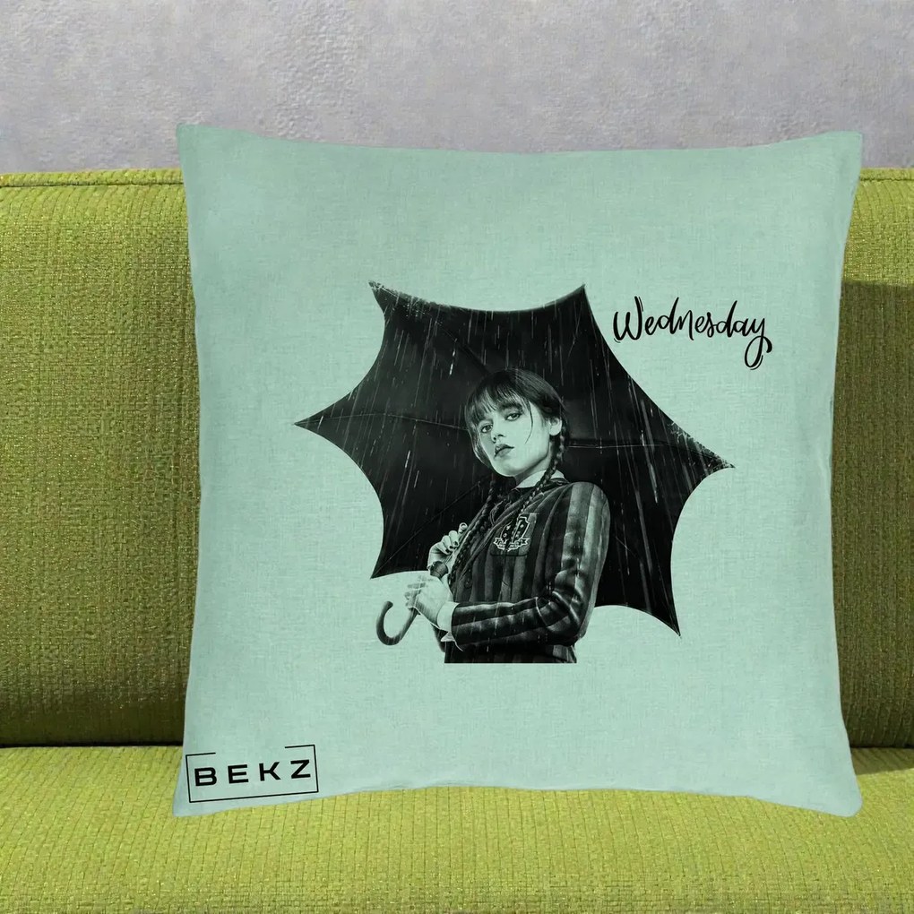 Perna Personalizata Wednesday Addams cu Umbrela Foto, 40x40 cm, Verde Menta, Husa Detasabila, Perna Inclusa, BEKZ®