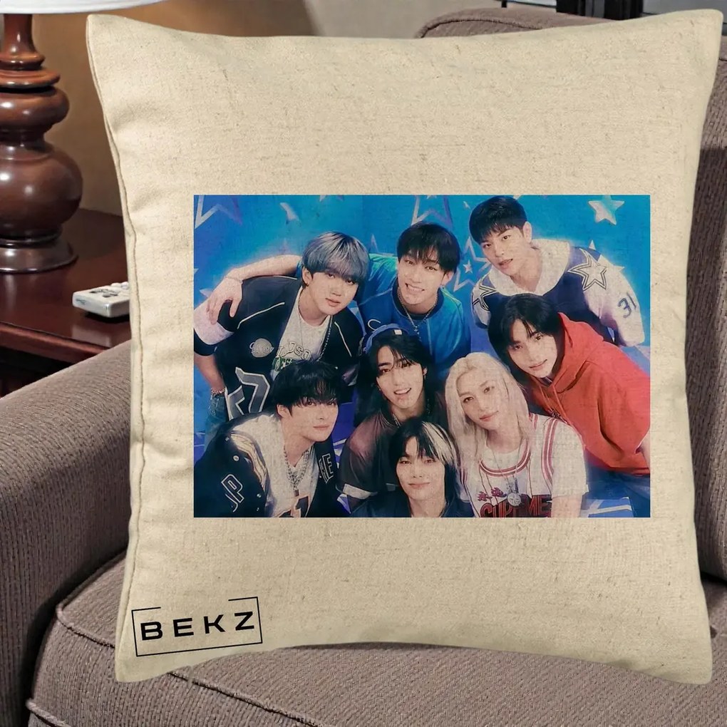 Perna Personalizata K-Pop Grup Foto Stele, 40x40 cm, Bej, Husa Detasabila, Perna Inclusa, BEKZ®