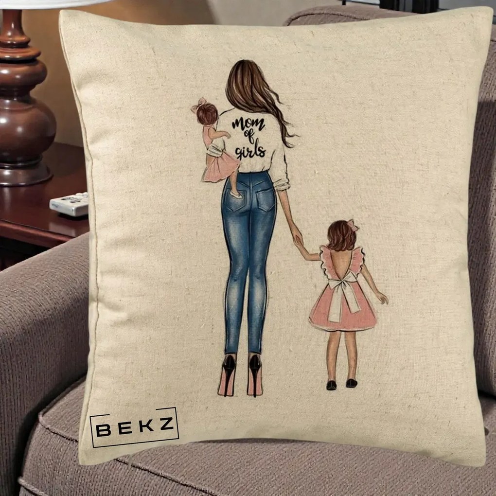 Cadou pentru Mama - Perna Personalizata Mom of Girls Mama cu Fetele, 40x40 cm, Bej, Husa Detasabila, Perna Inclusa, BEKZ®