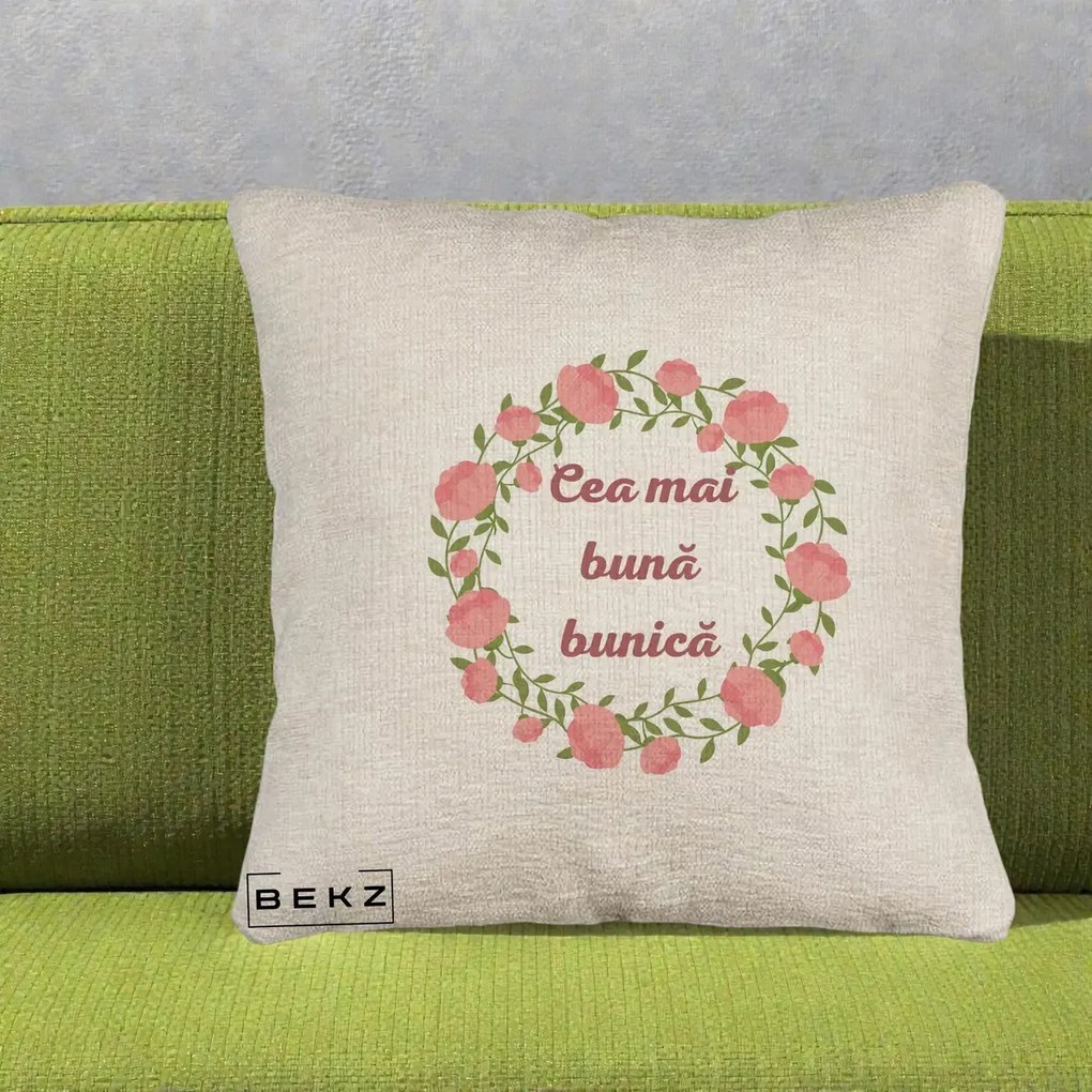 Cadou pentru Bunica - Perna Personalizata Cea Mai Buna Bunica Coronita Trandafiri Roz Clasic, 40x40 cm, Bej Canapea, Husa Detasabila, Perna Inclusa, BEKZ®