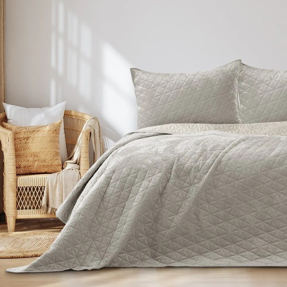 Cuvertură grej matlasată din catifea 240x260 cm Laila – Restilo