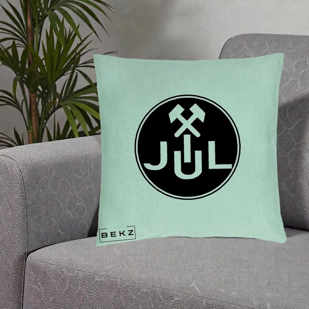 Perna Personalizata JUL Jiul Lupeni Fotbal, 40x40 cm, Verde Menta, Husa Detasabila, Perna Inclusa, BEKZ®