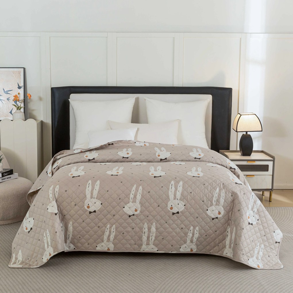 Cuvertura de pat cu model WHITE RABBIT, bej Dimensiune: 170 x 210 cm