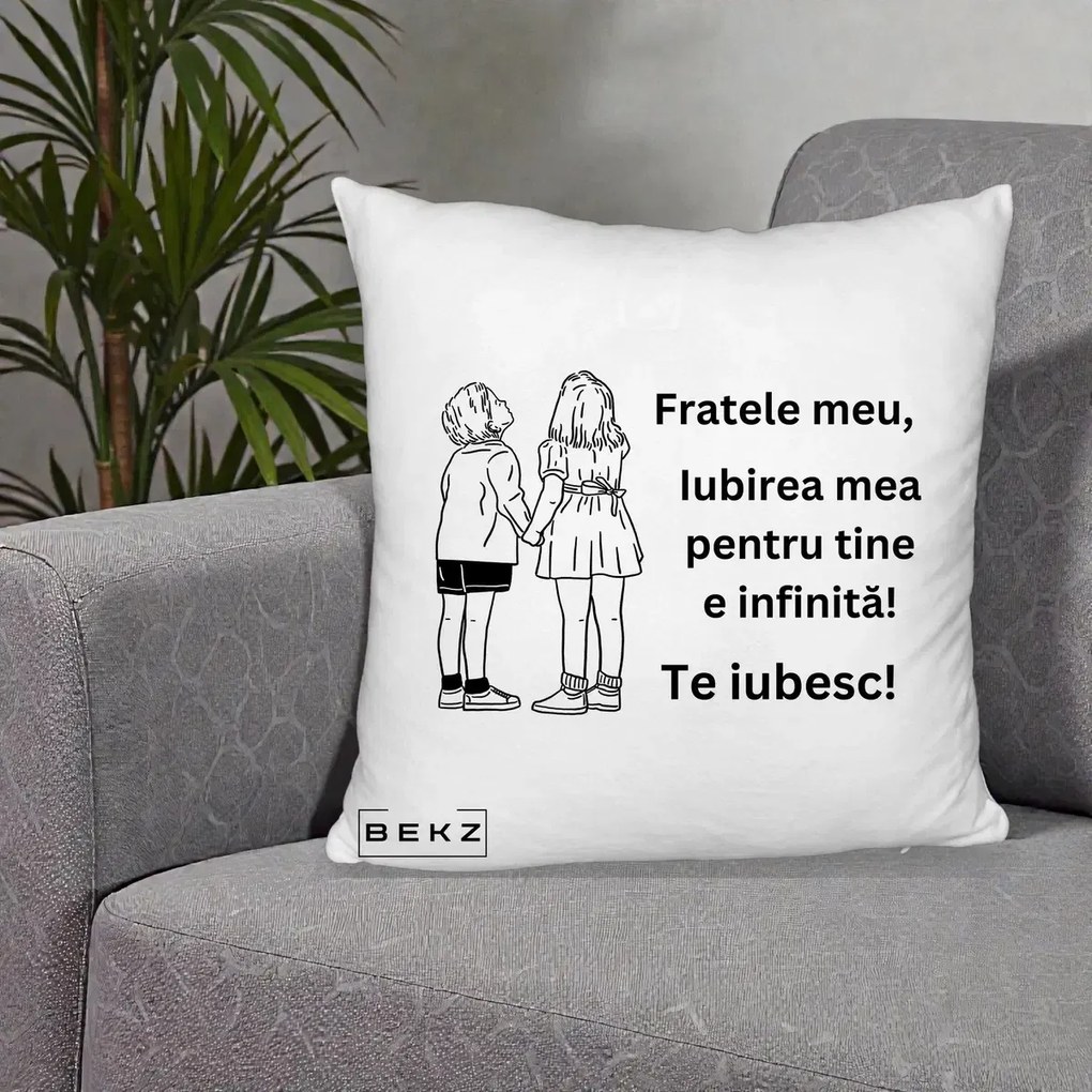 Cadou pentru Frate - Perna Personalizata Fratele Meu Te Iubesc Copii Tinand Maini Line Art, 40x40 cm, Alb Pufos, Husa Detasabila, Perna Inclusa, BEKZ®