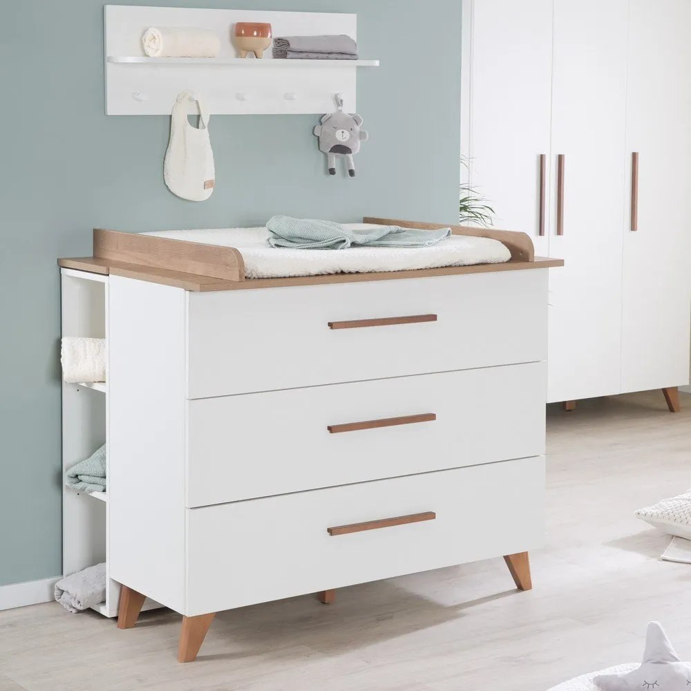 Comodă de copii albă/în culoare naturală joasă cu aspect de lemn de stejar cu masă de schimbat 110x98 cm – Roba