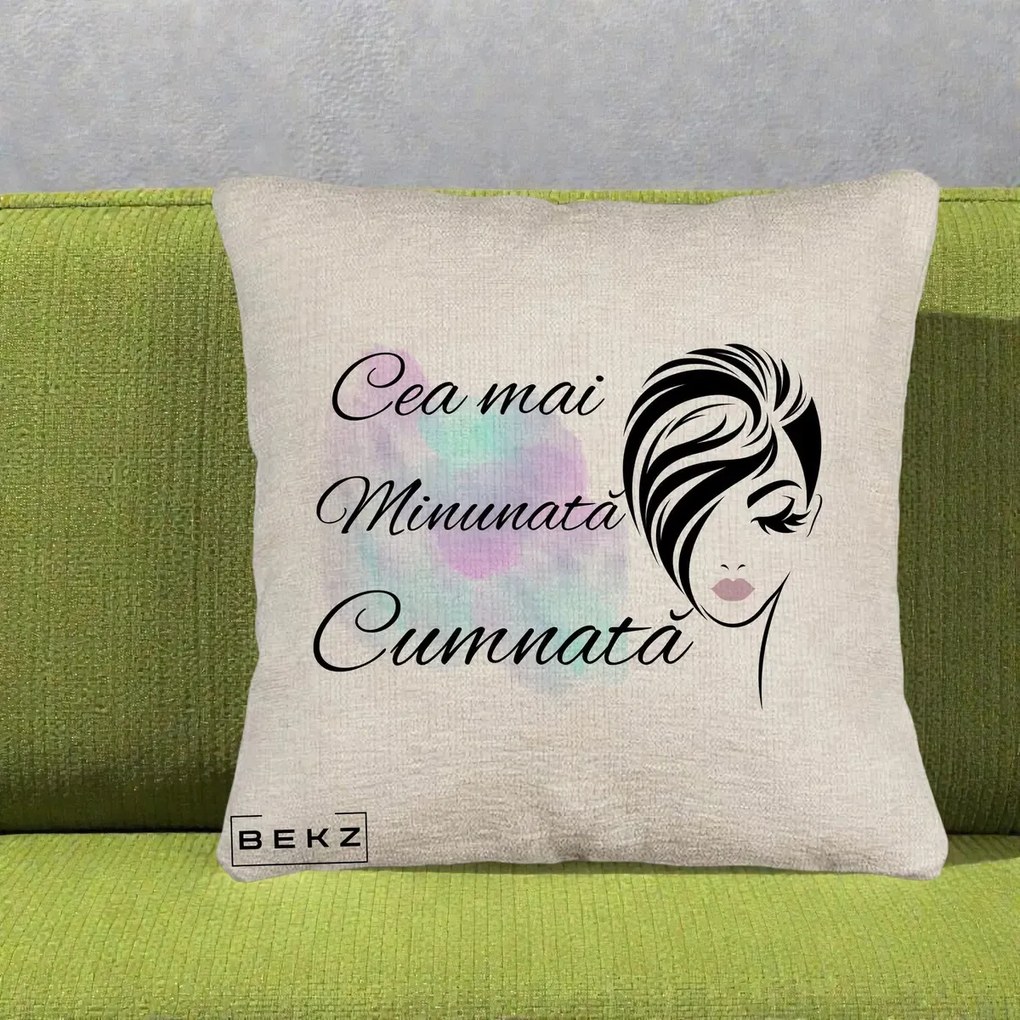Cadou pentru Cumnata - Perna Personalizata Cea mai Minunata Cumnata cu Silueta Dama si Pete Multicolor, 40x40 cm, Bej Canapea, Husa Detasabila, Perna Inclusa, BEKZ®