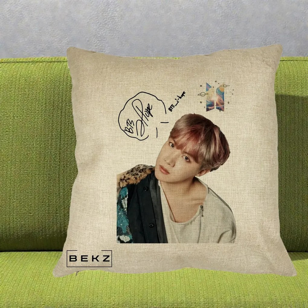 Perna Personalizata K-pop BTS J-Hope Par Roz Autograf, 40x40 cm, Crem, Husa Detasabila, Perna Inclusa, BEKZ®